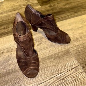 Aerosoles vintage peak-a-boo heels